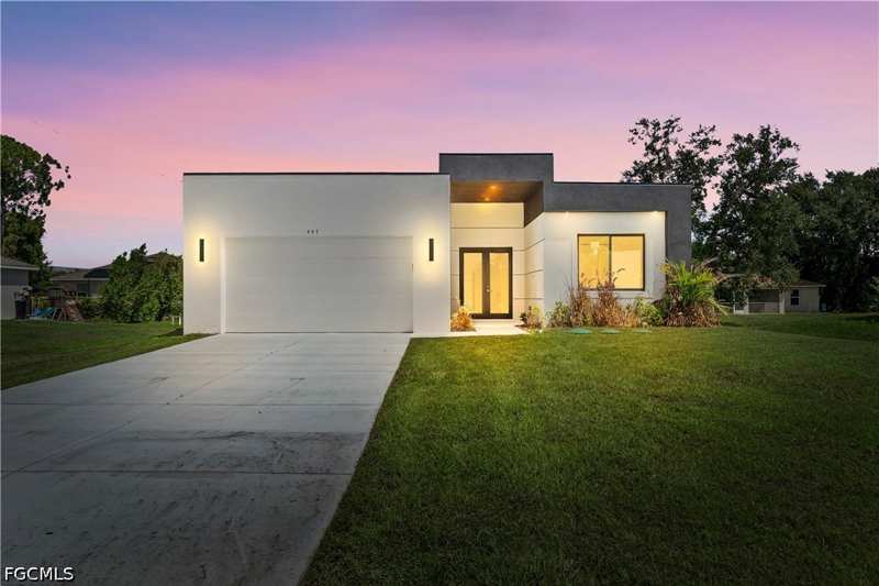 4 bedroom SingleFamilyResidence at 447 Redwing St, Lehigh Acres, Lehigh Acres — photo 1
