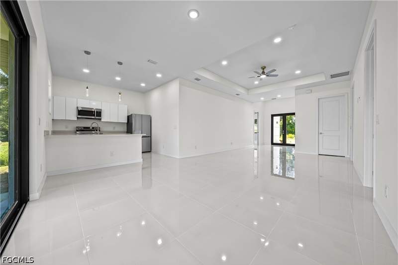 4 bedroom SingleFamilyResidence at 447 Redwing St, Lehigh Acres, Lehigh Acres — photo 2
