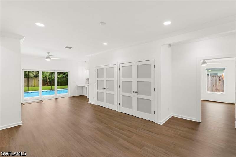 4 bedroom SingleFamilyResidence at 1128 Hilltop Dr, Hilltop, Naples — photo 2