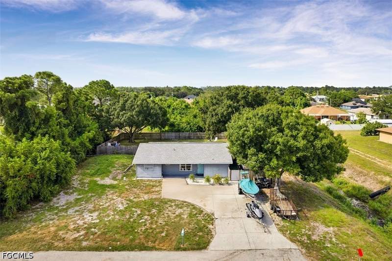 3 bedroom SingleFamilyResidence at 3100 8th St W, Lehigh Acres, Lehigh Acres — photo 2