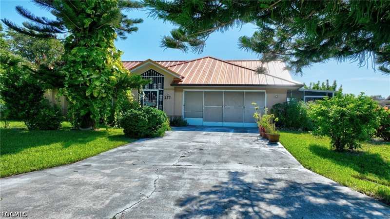 3 bedroom SingleFamilyResidence at 237 Lauberge Ct, Amberwood Estates Replat, Lehigh Acres — photo 1