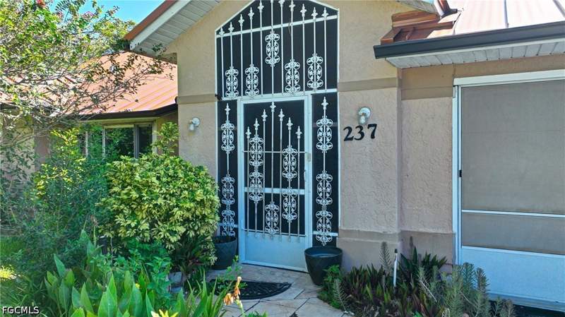 3 bedroom SingleFamilyResidence at 237 Lauberge Ct, Amberwood Estates Replat, Lehigh Acres — photo 2