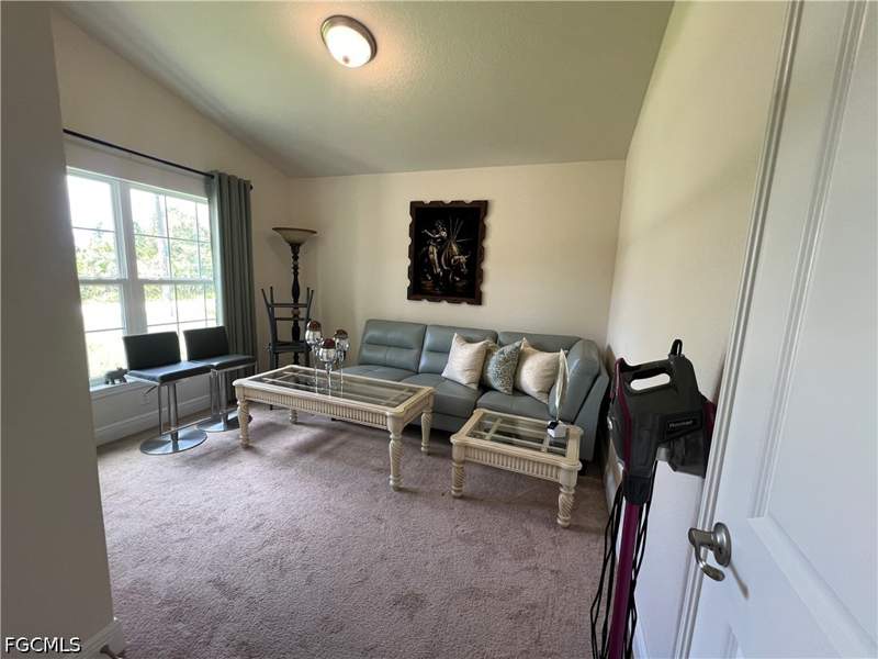 4 bedroom SingleFamilyResidence at 555 Sargent St, Lehigh Acres, Lehigh Acres — photo 4