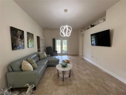 555 Sargent St, Lehigh Acres FL - photo 6 of 28