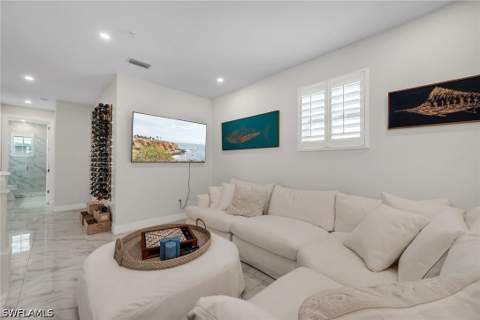 257 Indies Dr E 202, Naples FL - photo 17 of 50