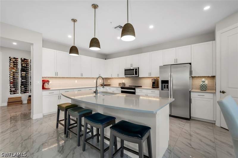 3 bedroom Condominium at 257 Indies Dr E 202, Antilles, Naples — photo 3