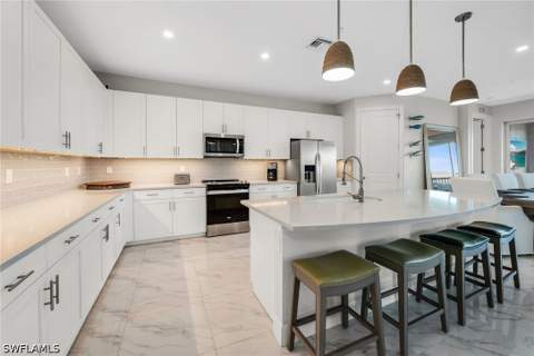 257 Indies Dr E 202, Naples FL - photo 9 of 50