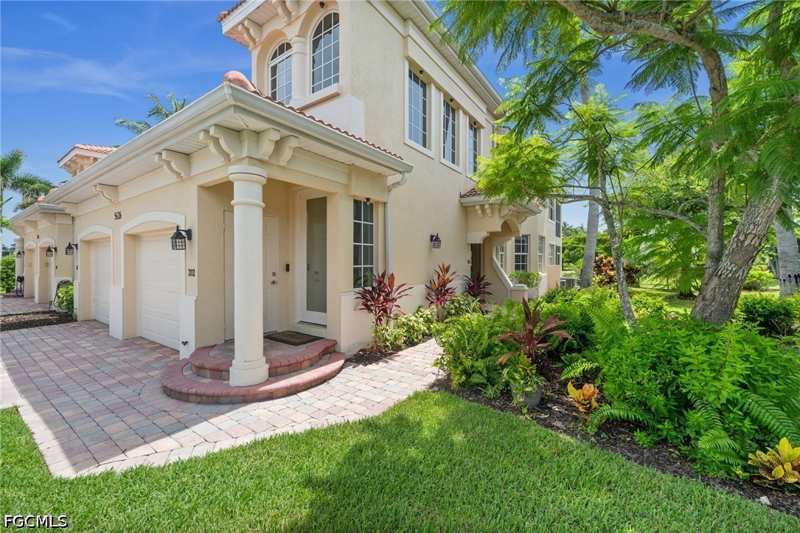3 bedroom Condominium at 5626 Cape Harbour Dr 102, Cape Harbour, Cape Coral — photo 1