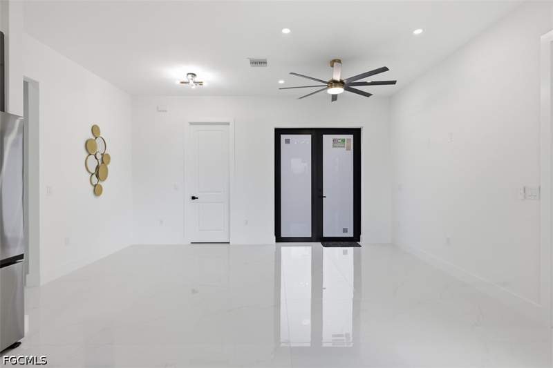 3 bedroom SingleFamilyResidence at 3009 3rd St W, Lehigh Acres, Lehigh Acres — photo 4