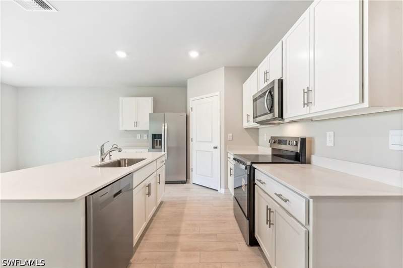 4 bedroom SingleFamilyResidence at 5215 Butte St, Lehigh Acres, Lehigh Acres — photo 3