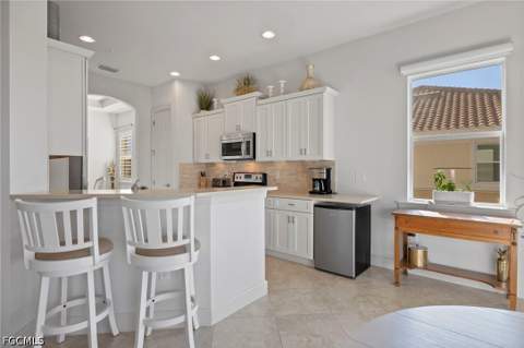 10251 Glastonbury Cir 201, Fort Myers FL - photo 6 of 43