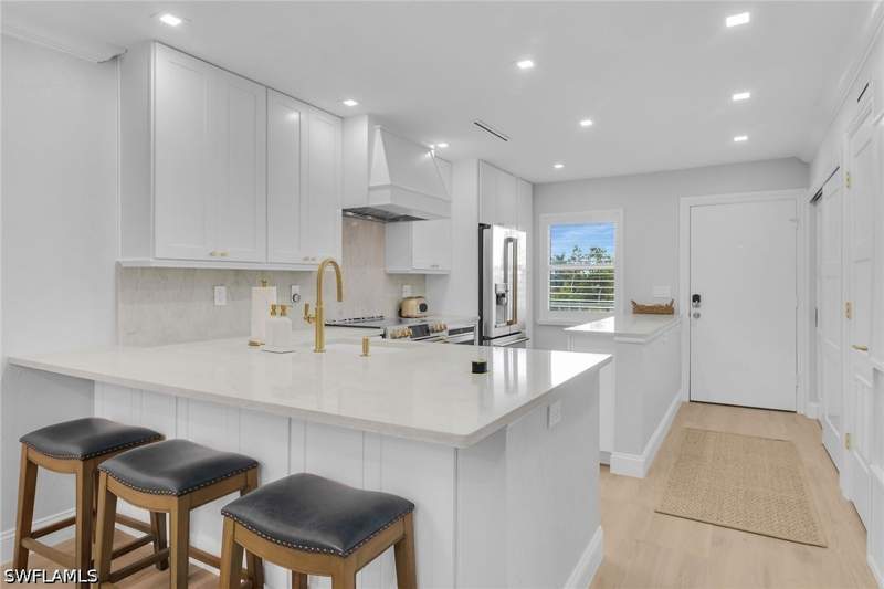 2 bedroom Condominium at 261 S Collier Blvd 305, Mutiny, Marco Island — photo 2