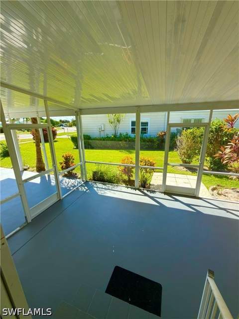 115 Calais Ct, Naples FL - photo 8 of 31