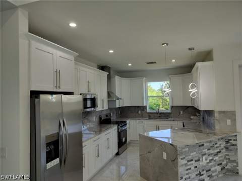 4369 54th Ave NE, Naples FL - photo 7 of 40
