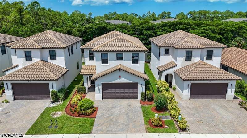 3 bedroom SingleFamilyResidence at 8785 Madrid Cir, Fronterra, Naples — photo 2