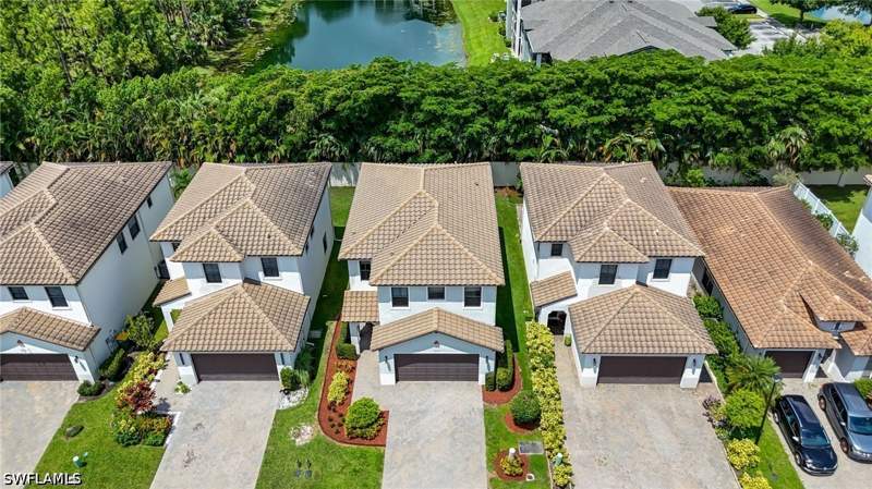 3 bedroom SingleFamilyResidence at 8785 Madrid Cir, Fronterra, Naples — photo 3