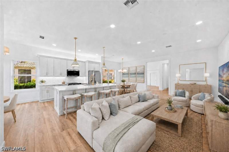 4 bedroom Attached at 878 Vistana Cir, Villa Vistana, Naples — photo 5