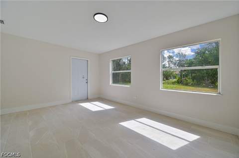 367 Rosemont Dr, Fort Myers FL - photo 14 of 36