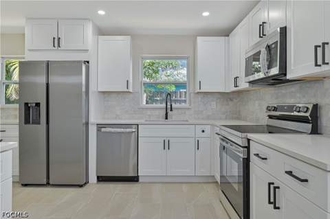 367 Rosemont Dr, Fort Myers FL - photo 7 of 36