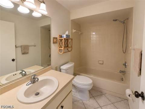 11220 Caravel Cir 308, Fort Myers FL - photo 18 of 35