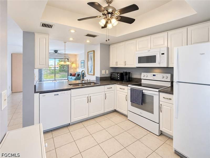 2 bedroom Condominium at 11220 Caravel Cir 308, Terrace, Fort Myers — photo 3