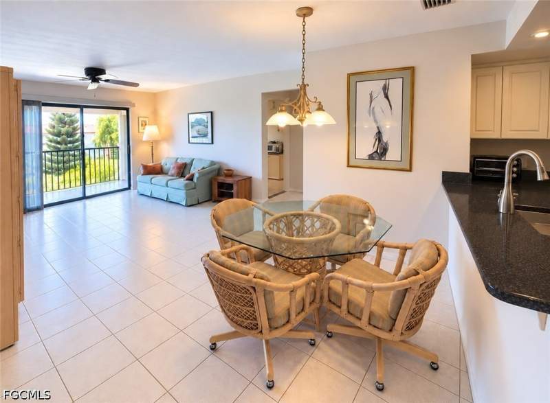 2 bedroom Condominium at 11220 Caravel Cir 308, Terrace, Fort Myers — photo 5