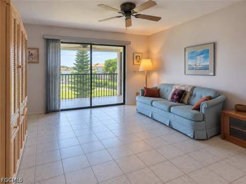 11220 Caravel Cir 308, Fort Myers FL - photo 8 of 35
