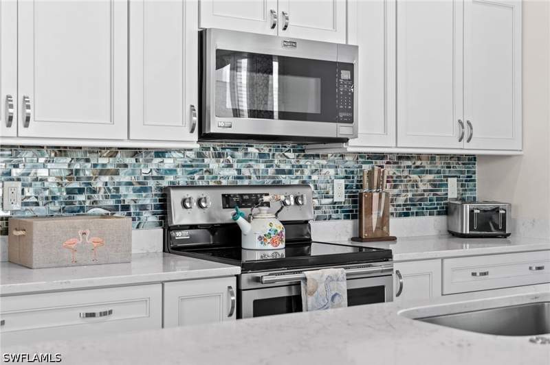 3 bedroom SingleFamilyResidence at 27575 Big Bend Rd, Tarpon Bend Unrec, Bonita Springs — photo 4
