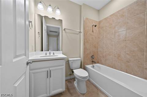 8051 Venetian Pointe Dr, Fort Myers FL - photo 18 of 49