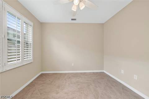 8051 Venetian Pointe Dr, Fort Myers FL - photo 19 of 49