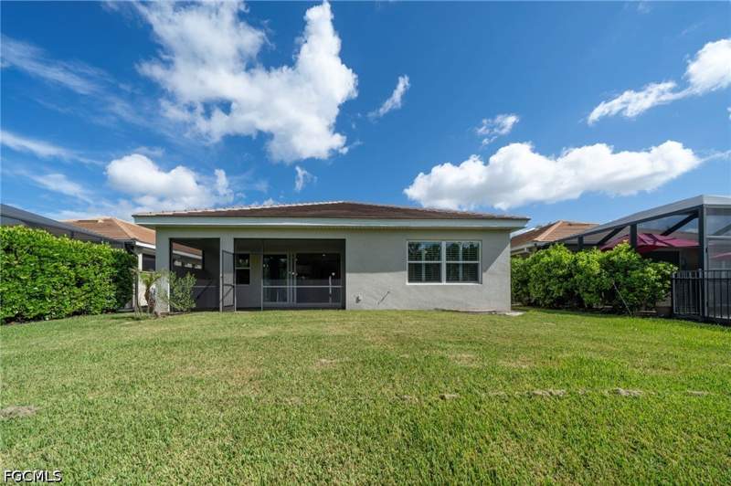 4 bedroom SingleFamilyResidence at 8051 Venetian Pointe Dr, Venetian Pointe, Fort Myers — photo 3