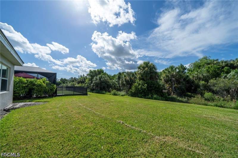 4 bedroom SingleFamilyResidence at 8051 Venetian Pointe Dr, Venetian Pointe, Fort Myers — photo 4