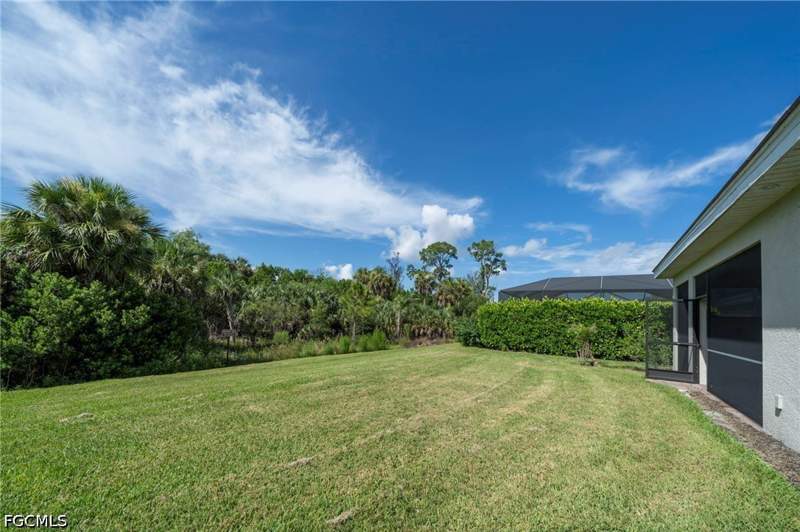 4 bedroom SingleFamilyResidence at 8051 Venetian Pointe Dr, Venetian Pointe, Fort Myers — photo 5