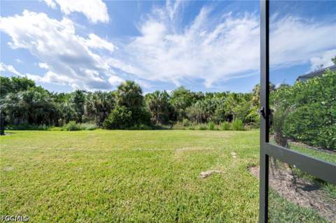 8051 Venetian Pointe Dr, Fort Myers FL - photo 7 of 49