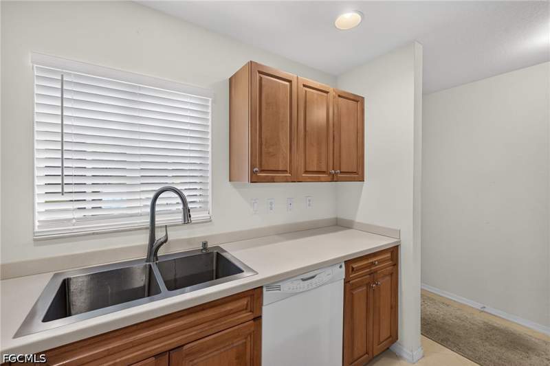 2 bedroom Townhouse at 9400 Ivy Brook Run 108, Village Of Stoneybrook, Fort Myers — photo 4