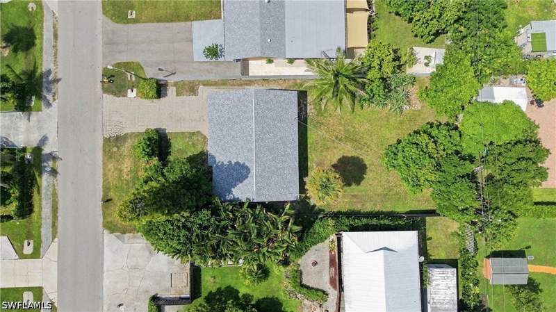 3 bedroom SingleFamilyResidence at 5341 Martin St, Naples Manor, Naples — photo 2