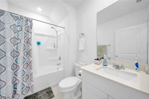 4107 Lattuca Ln, North Fort Myers FL - photo 8 of 36