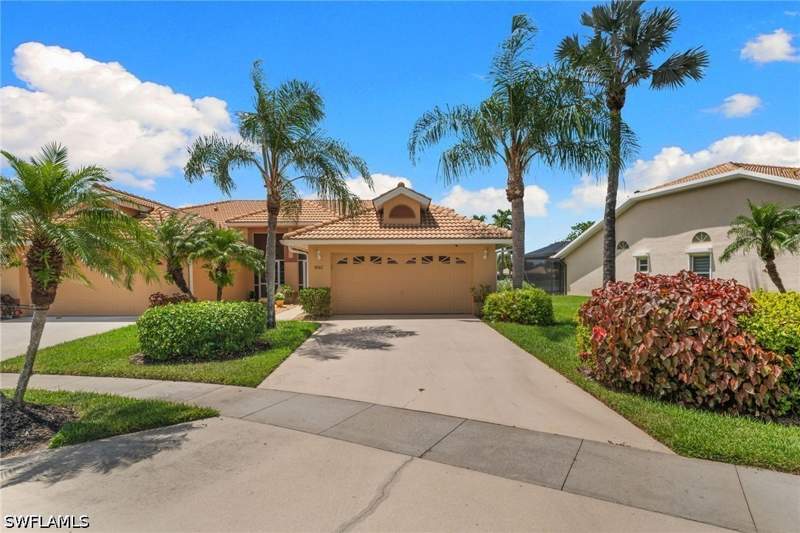 2 bedroom Attached at 8062 Palomino Dr 42, Palomino Village, Naples — photo 2