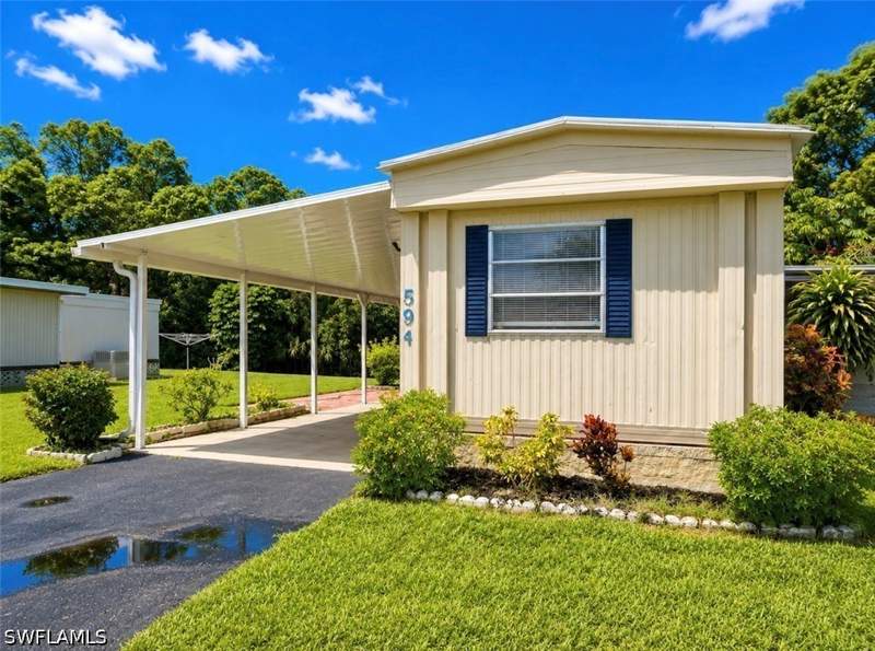 2 bedroom ManufacturedHome at 591 Cape Florida Ln, Naples Mobile Estates, Naples — photo 2