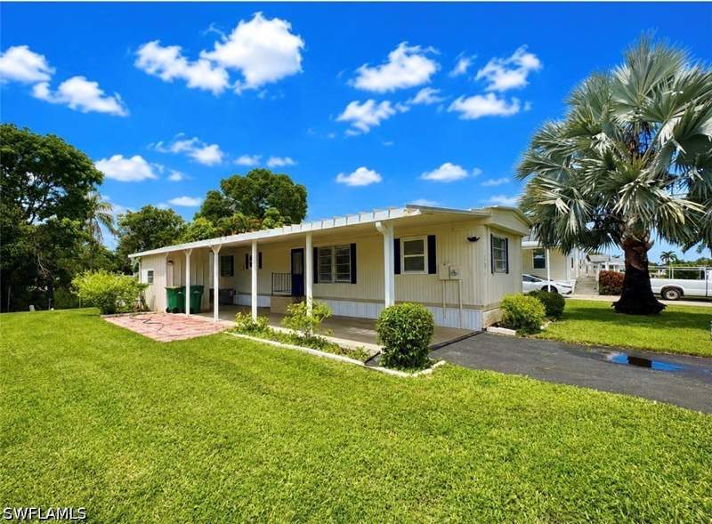 2 bedroom ManufacturedHome at 591 Cape Florida Ln, Naples Mobile Estates, Naples — photo 5