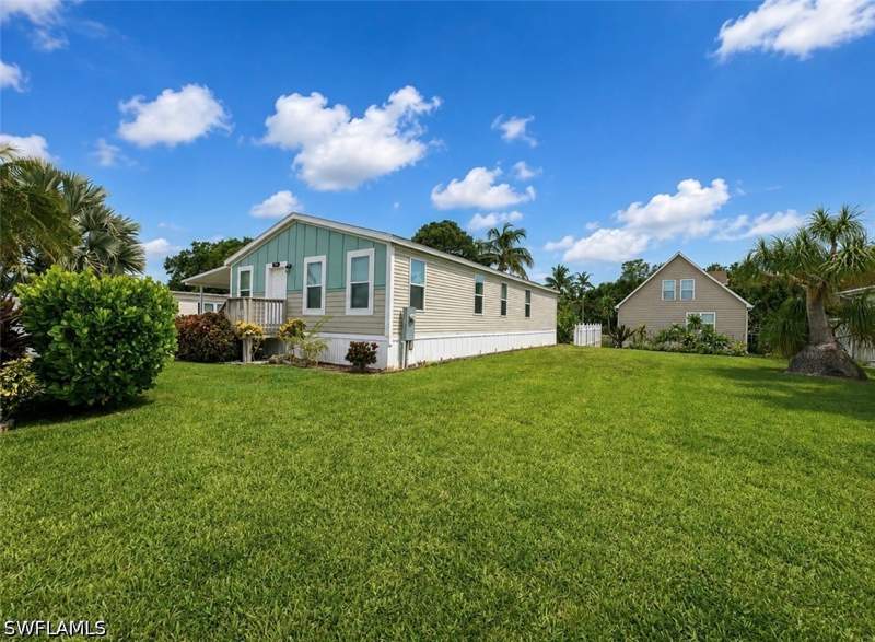 3 bedroom ManufacturedHome at 585 Cape Florida Ln, Naples Mobile Estates, Naples — photo 4