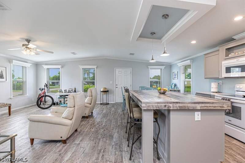 3 bedroom ManufacturedHome at 585 Cape Florida Ln, Naples Mobile Estates, Naples — photo 5