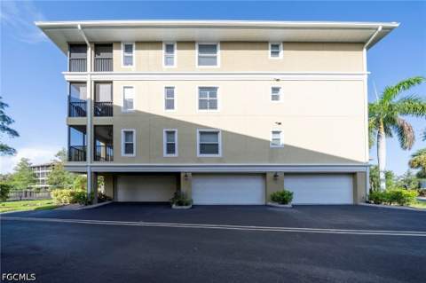 10041 Lake Cove Dr 202, Fort Myers FL - photo 23 of 37