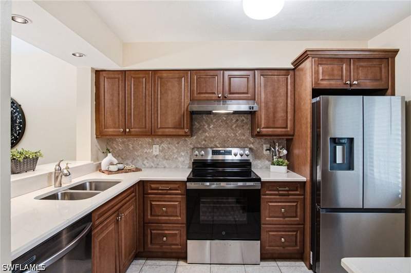 2 bedroom Condominium at 221 Fox Glen Dr 2302, Foxwood, Naples — photo 2