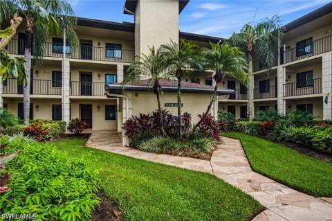 221 Fox Glen Dr 2302, Naples FL - photo 7 of 41