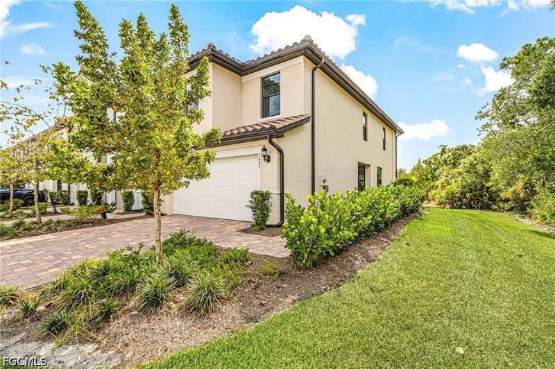 3 bedroom Townhouse at 1485 Weeping Willow Ct, Sawgrass At Coral Lakes, Cape Coral — photo 2