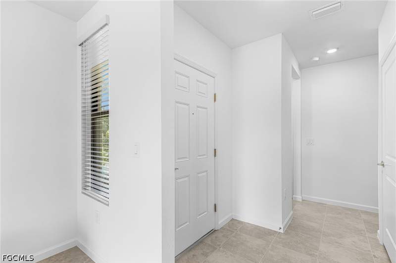 3 bedroom Townhouse at 1485 Weeping Willow Ct, Sawgrass At Coral Lakes, Cape Coral — photo 4