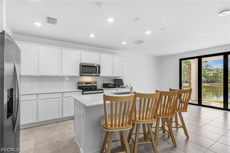 3 bedroom Townhouse at 1485 Weeping Willow Ct, Sawgrass At Coral Lakes, Cape Coral — photo 5