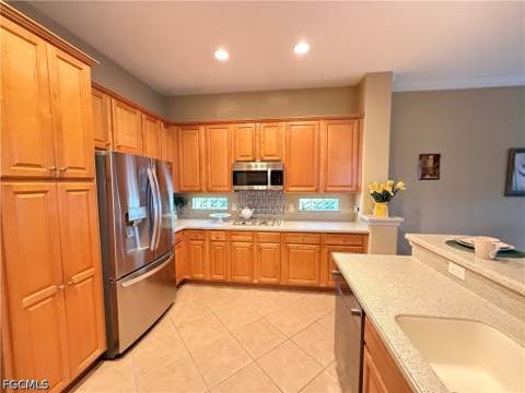 10530 Bellagio Dr, Fort Myers FL - photo 10 of 39