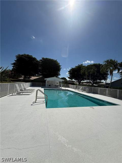 2266 Stacil Cir, Naples FL - photo 14 of 34